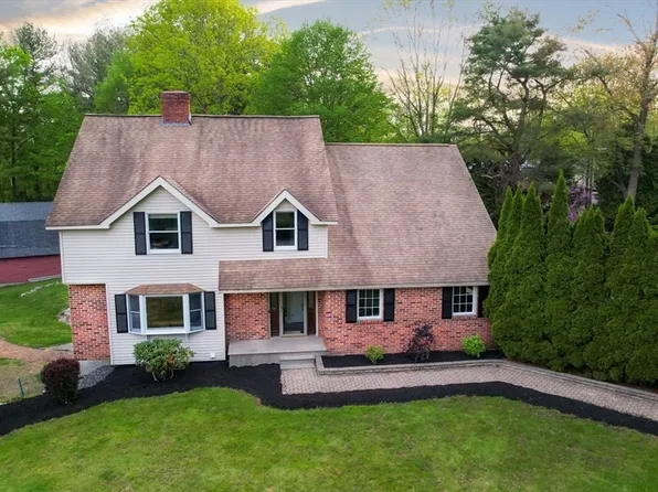 2 Suzanne Dr, Oxford, MA 01540