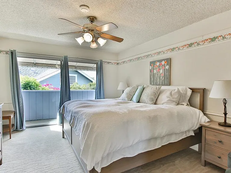 1068 Isabella Ave — Photo 22