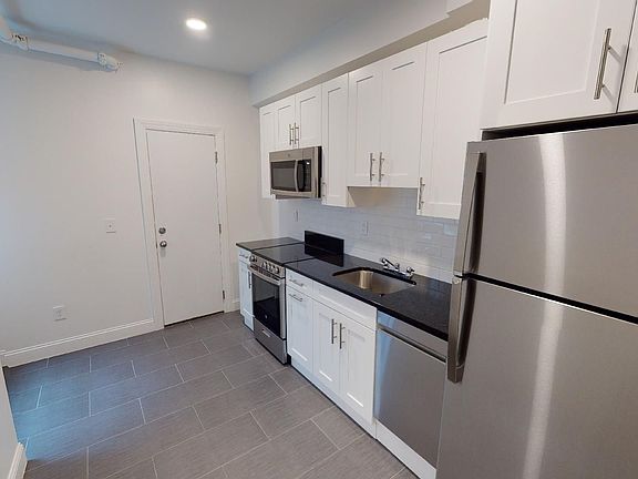2nd image of 123 Sutherland Rd #F-1