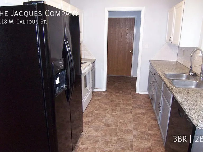 2118 W Calhoun St — Photo 4