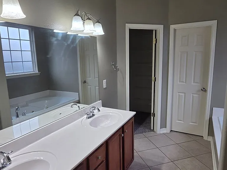 3219 W Thornebrook St — Photo 9