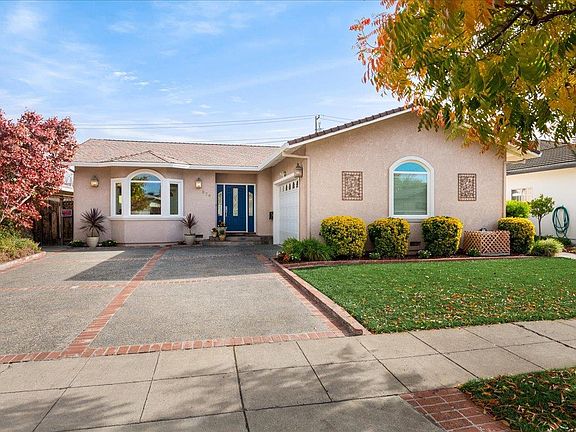 3rd image of 974 Camellia Way