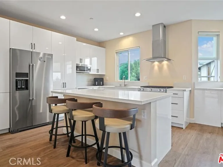 904 Warwick Ave — Photo 15
