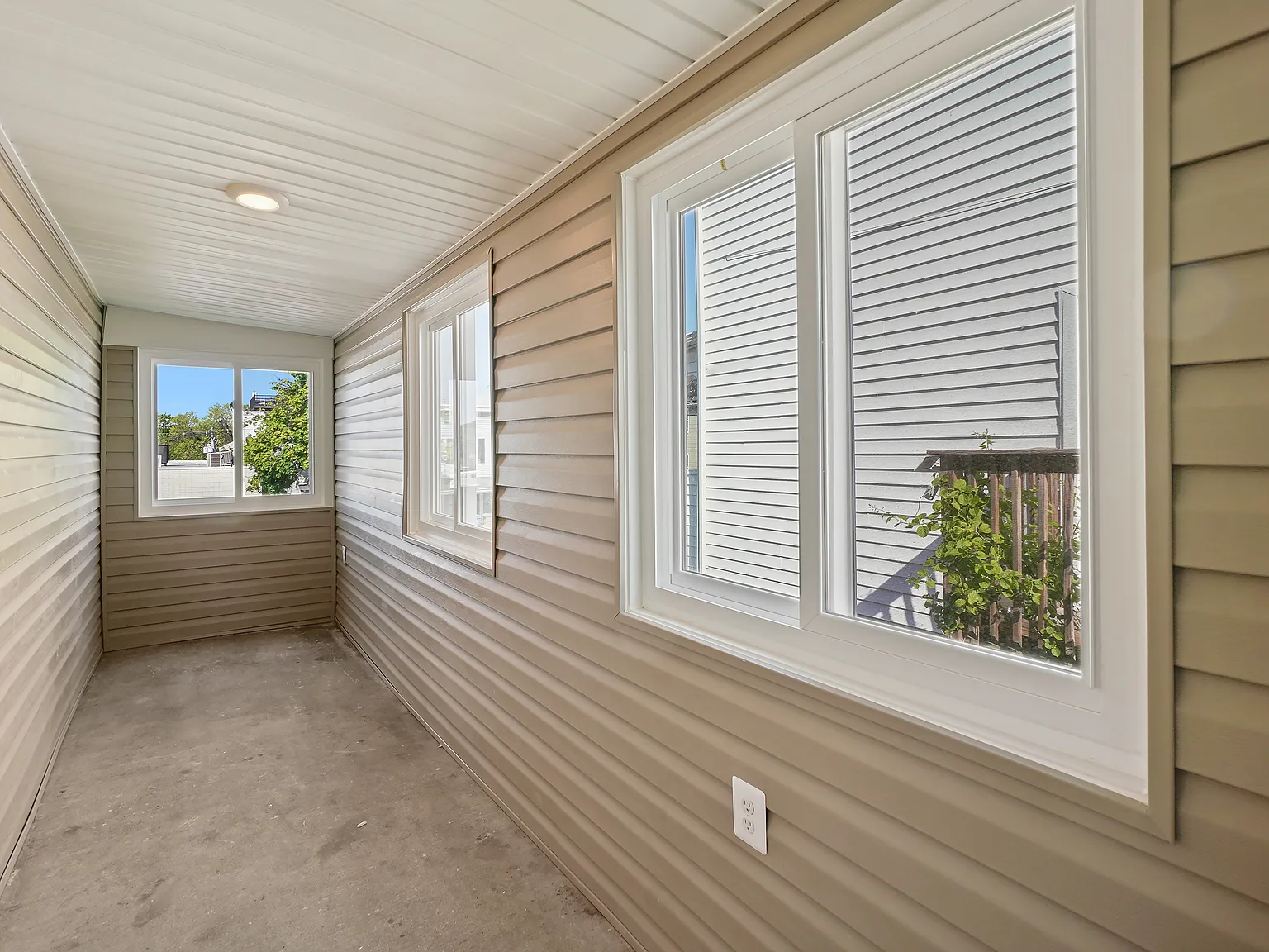 3 bed, 3.5 bath, 1606 sqft, $3,200 — Photo 2
