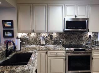 6093 Bahia Del Mar Cir APT 177, Saint Petersburg, FL 33715