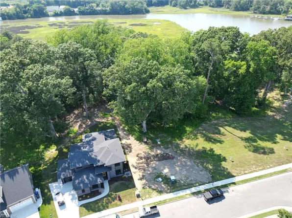 3424 Raintree Cir, Suffolk, VA 23435