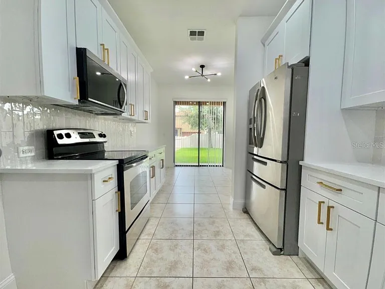 2022 Bent Grass Ave — Photo 8