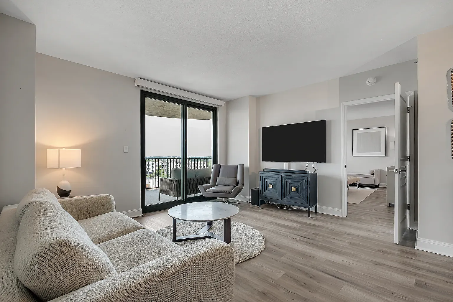 2 bed, 1180 sqft, $1,800 — Photo 4