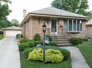 1030 Homestead Rd, Elmhurst, IL 60526