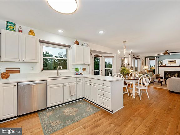 4th image of 11 Ivy Hill Dr