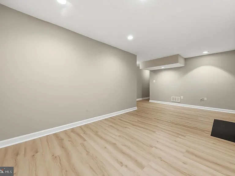 7817 Heatherton Ln — Photo 31