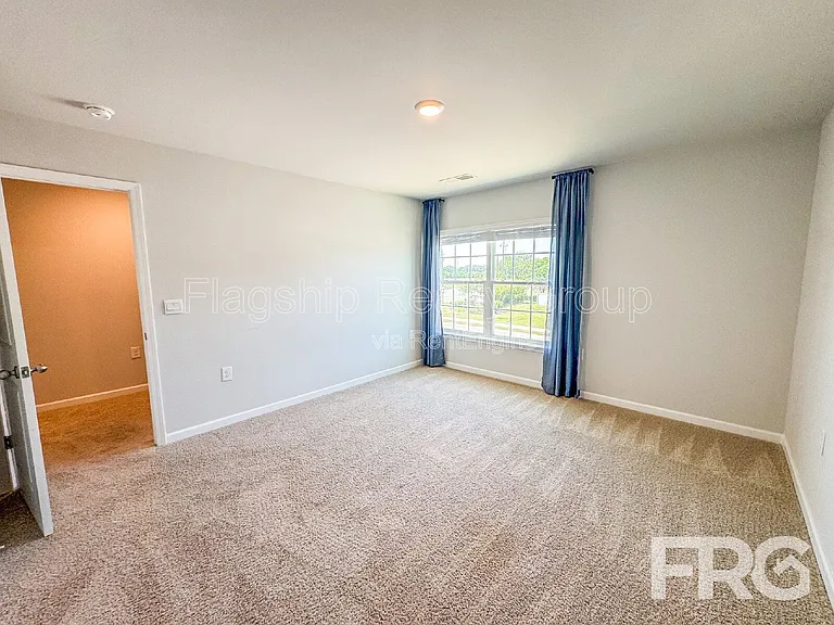 1313 Riverstone Dr — Photo 25
