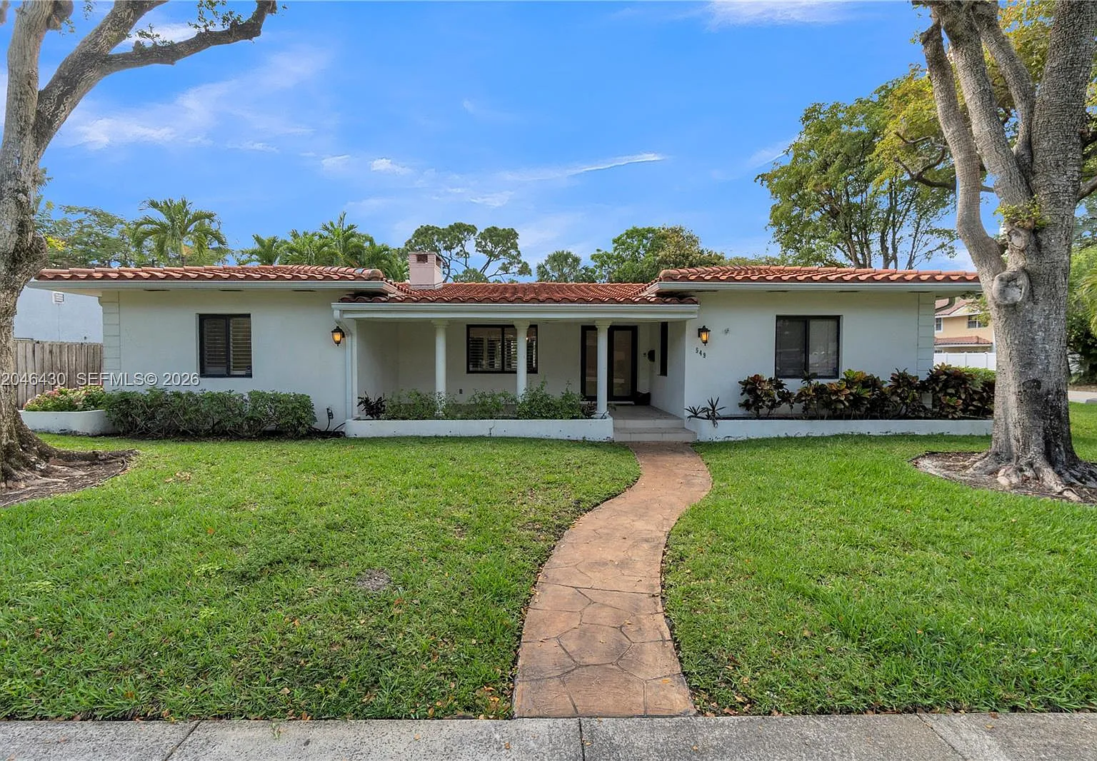 4 bed, 4.0 bath, 3093 sqft, $7,900 — Photo 1