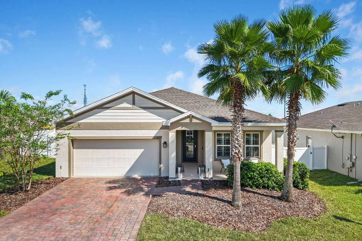 3234 Hill Point St in Clermont, FL 34715 — Photo 1