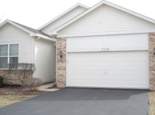 729 S Wellston Ln, Romeoville, IL 60446