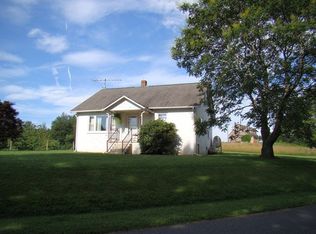 1874 Reedside Dr, Fancy Gap, VA 24328