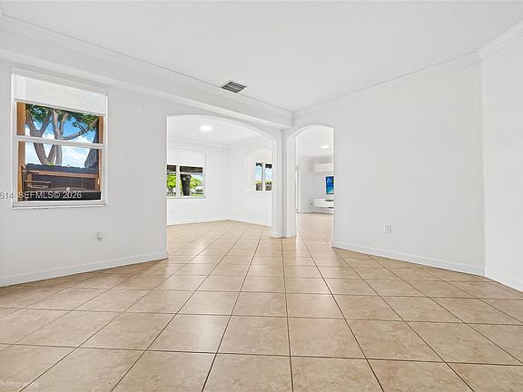 4th image of 8666 NW 109th Ct #8666