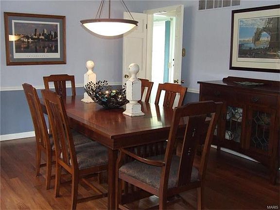 3rd image of 640 Sunbridge Dr