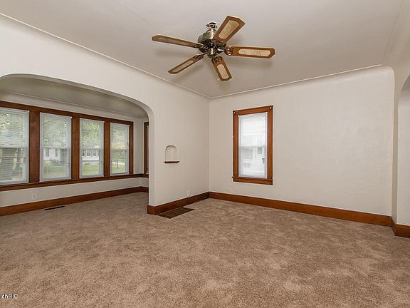 2nd image of 524 Wallace Ave