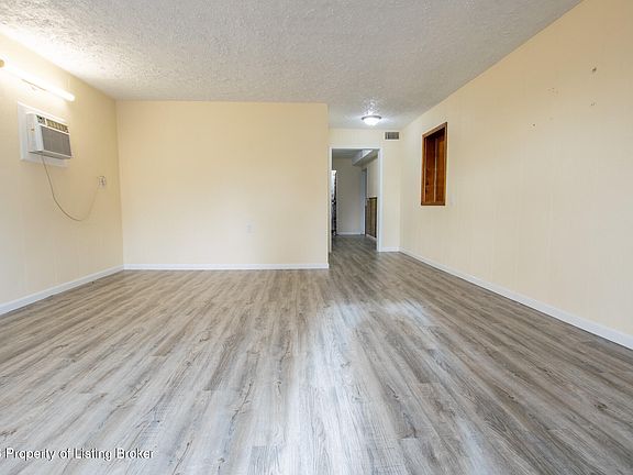 4th image of 302 6th Ave E