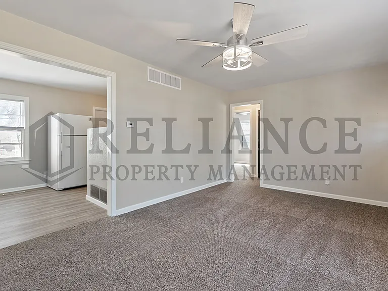 1562 Floberta St — Photo 8