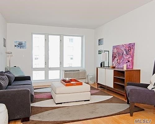 3rd image of 112-02 Northern Blvd #5B