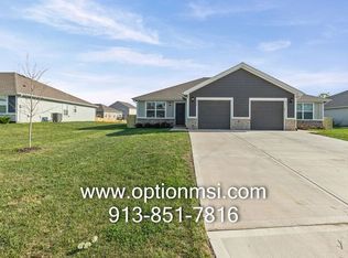 633 Fall Meadow Ln, Belton, MO 64012