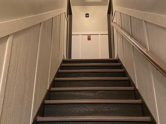 3rd image of 606 Monroe St Unit 1