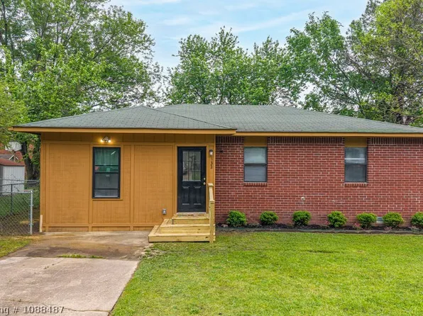 1328 Bon Cir, Alma, AR 72921
