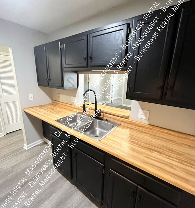1st image of 130 Macey Blvd APT 4