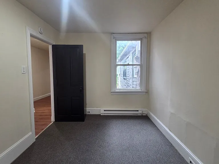 721 W Market St — Photo 15