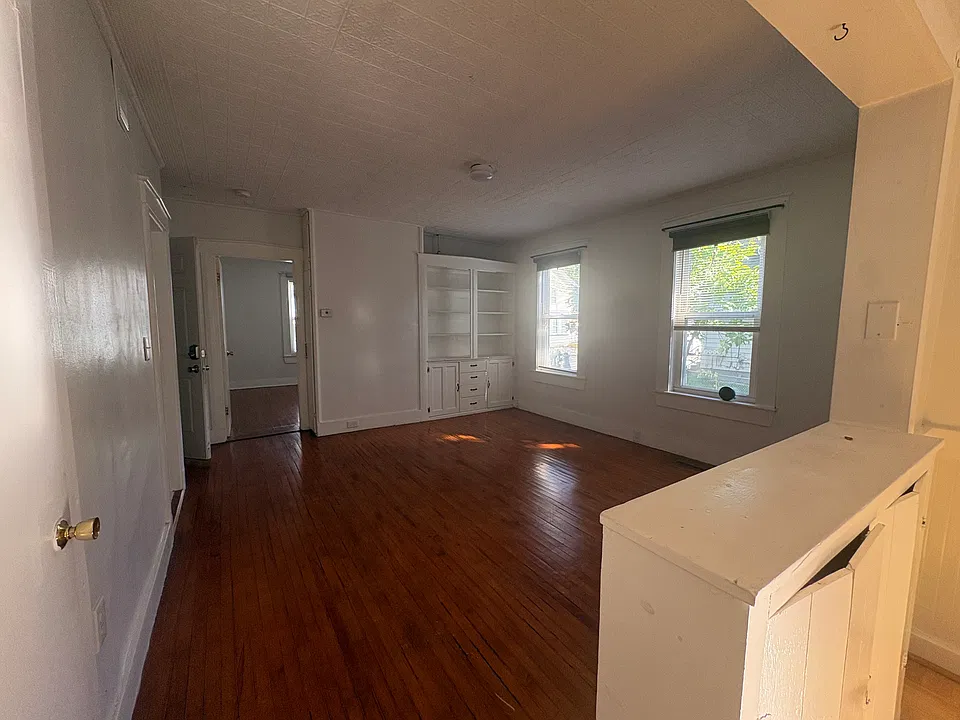 26 McEnelly St #1
