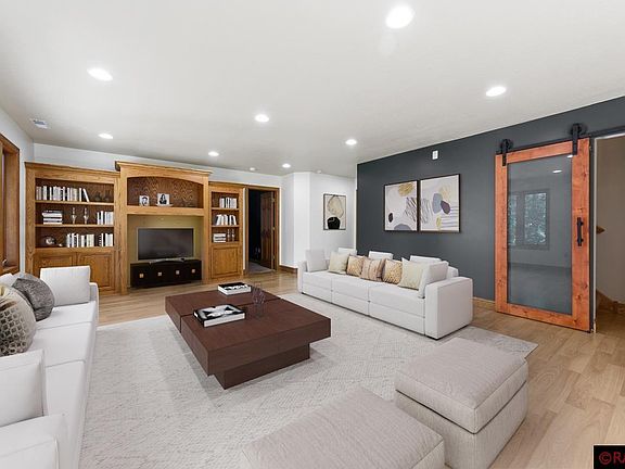 5th image of 939 Park Dr