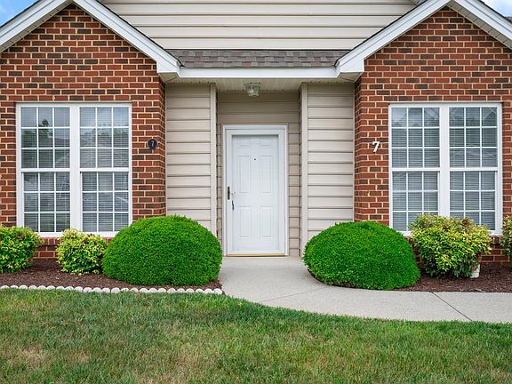 5th image of 7 Shore Line Dr