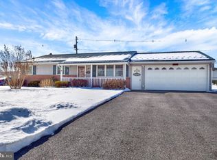 1138 Brandon Dr, Chambersburg, PA 17201