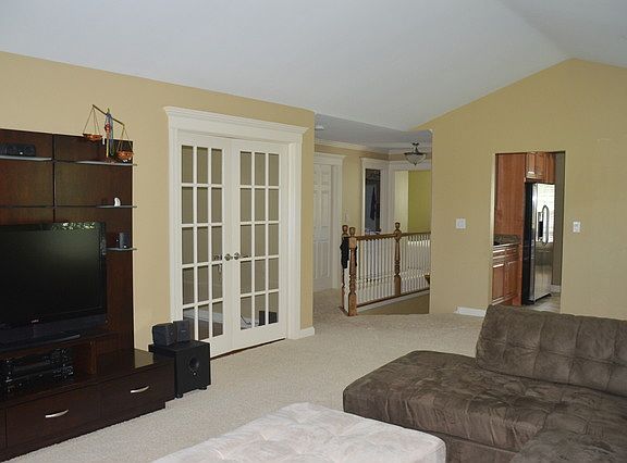 5th image of 2109 Glasgow Ct