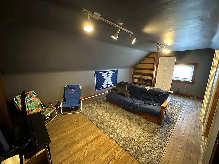 2117 Hudson Ave — Photo 14
