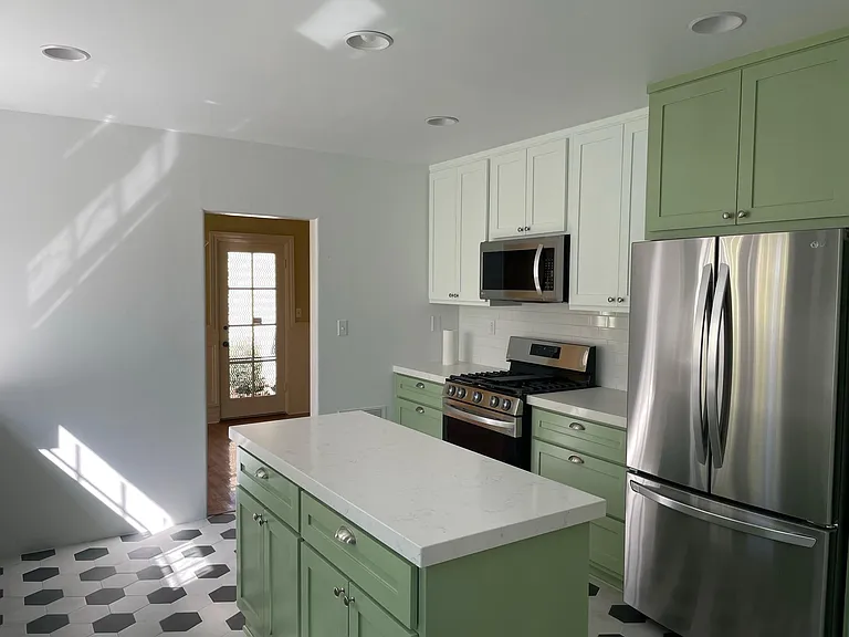 5456 Packard St — Photo 8