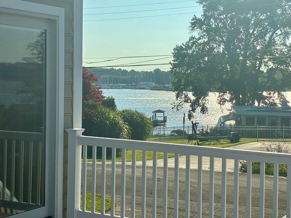 3709 Bay Dr