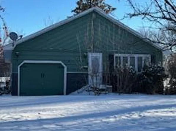116 N 5th St, Warren, MN 56762