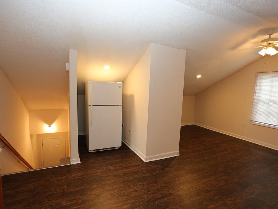 1st image of 107 Broad St APT 1