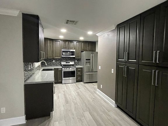 5th image of 30357 Twain Dr