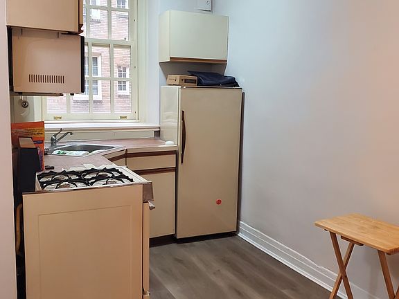 4th image of 508 E 78th St APT 2I