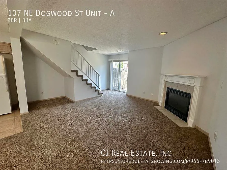 3 bed, 2.5 bath, $1,300 — Photo 3