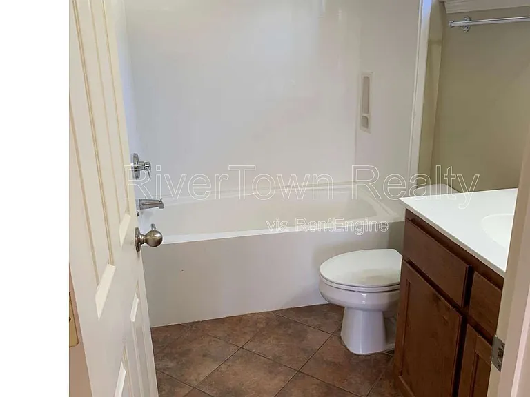 645 Gookin Pl #201 — Photo 6