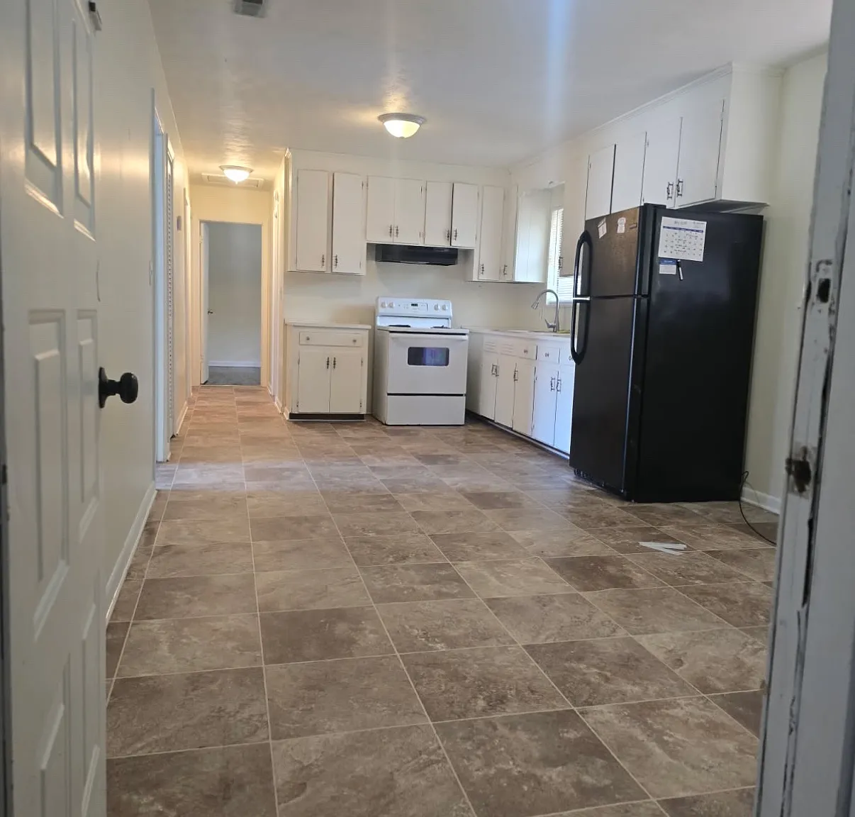 4 bed, 1300 sqft, $1,300 — Photo 2
