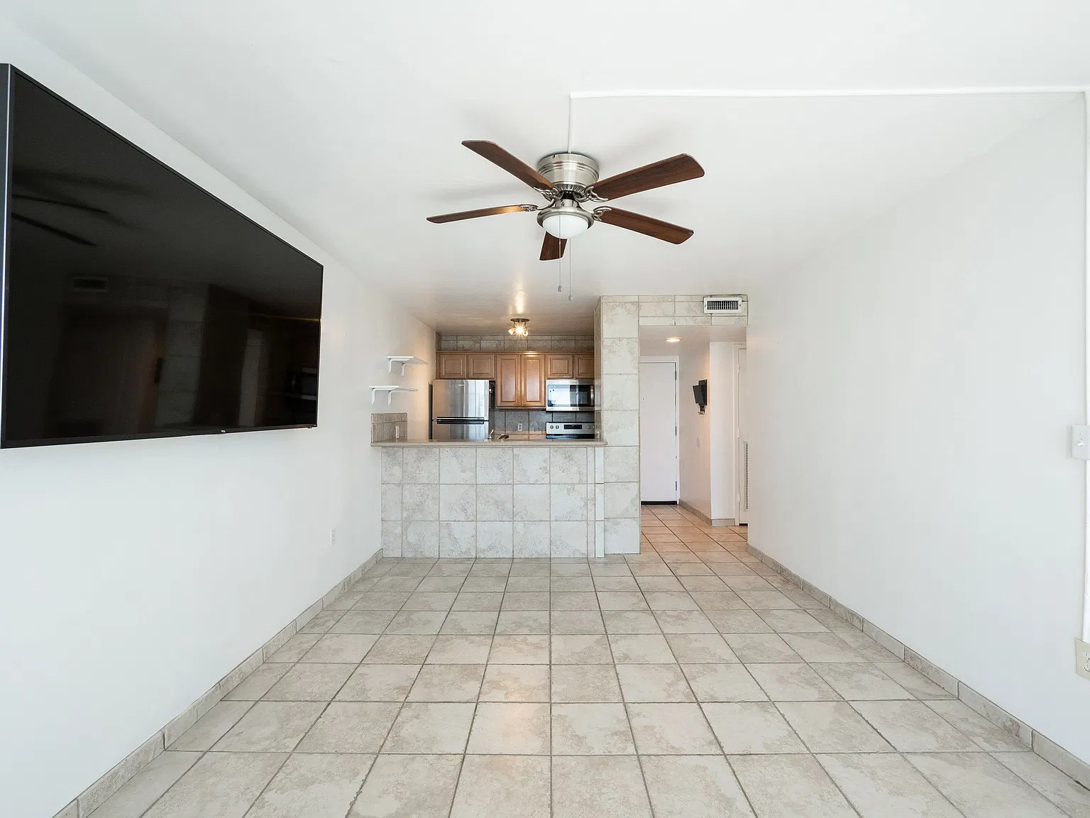 1 bed, 528 sqft, $2,500 — Photo 2