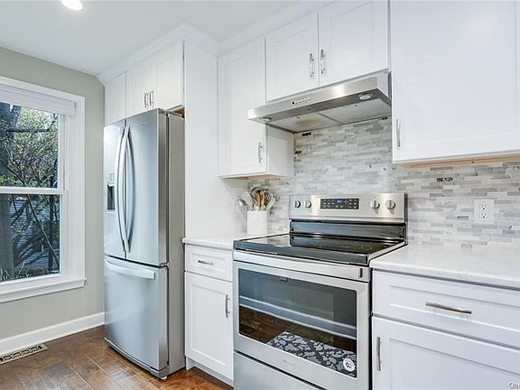 3rd image of 50 Washington Mews