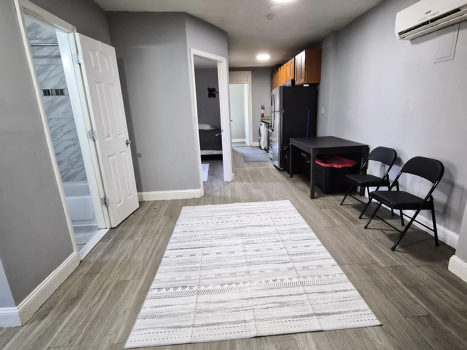 3 bed, 850 sqft, $800 — Photo 1