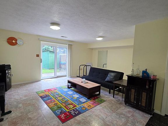 5th image of 10 Casey Ct